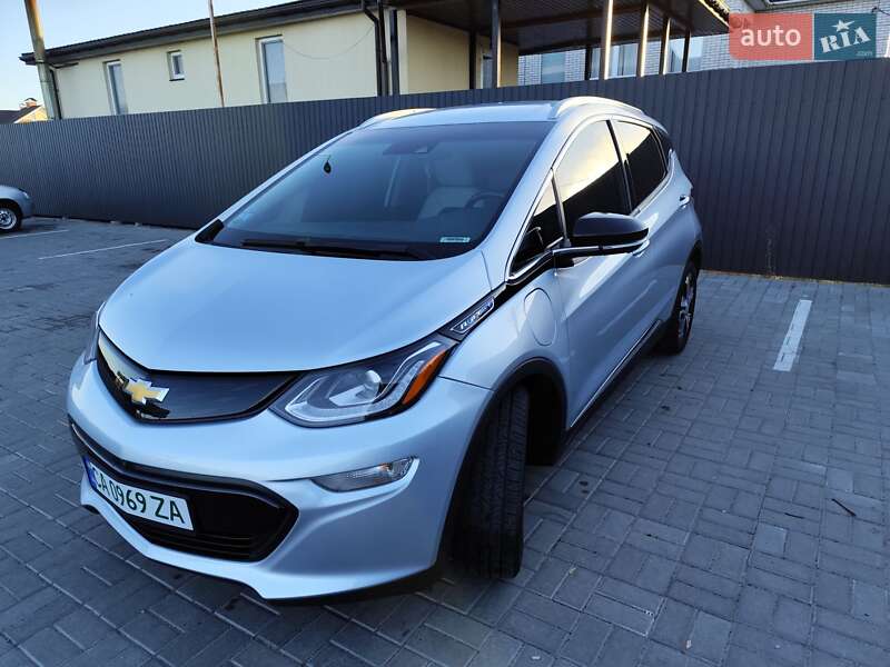 Хетчбек Chevrolet Bolt EV 2017 в Черкасах фото 13 Хетчбек Chevrolet Bolt EV 2017 в Черкасах