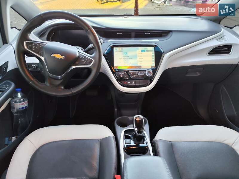Хетчбек Chevrolet Bolt EV 2017 в Черкасах фото 21 Хетчбек Chevrolet Bolt EV 2017 в Черкасах