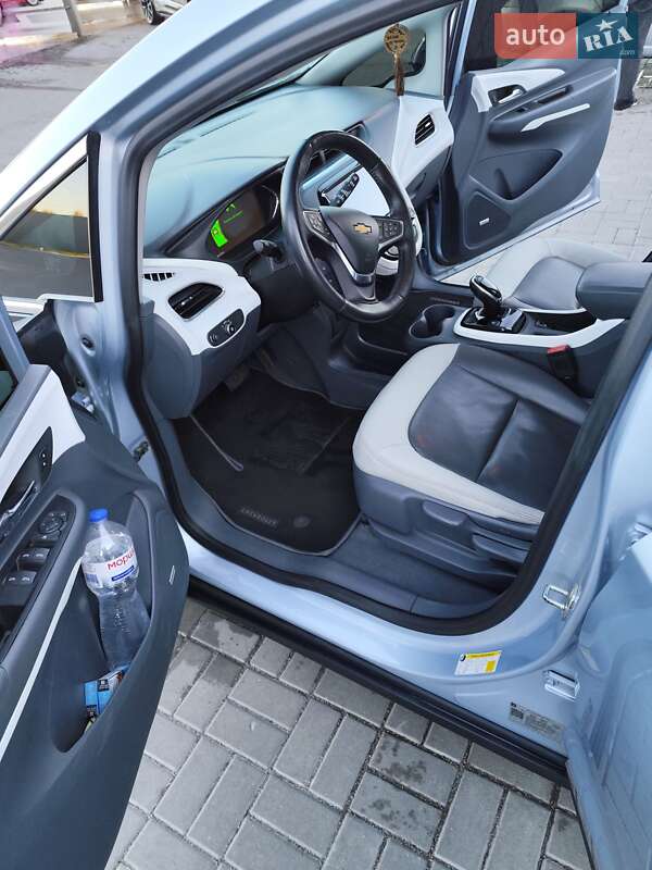 Хетчбек Chevrolet Bolt EV 2017 в Черкасах фото 26 Хетчбек Chevrolet Bolt EV 2017 в Черкасах