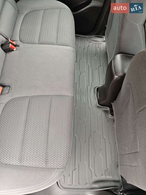 Хэтчбек Chevrolet Bolt EV 2023 в Полтаве фото 7 Хэтчбек Chevrolet Bolt EV 2023 в Полтаве