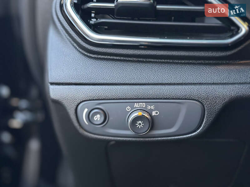 Хэтчбек Chevrolet Bolt EV 2023 в Виннице фото 56 Хэтчбек Chevrolet Bolt EV 2023 в Виннице