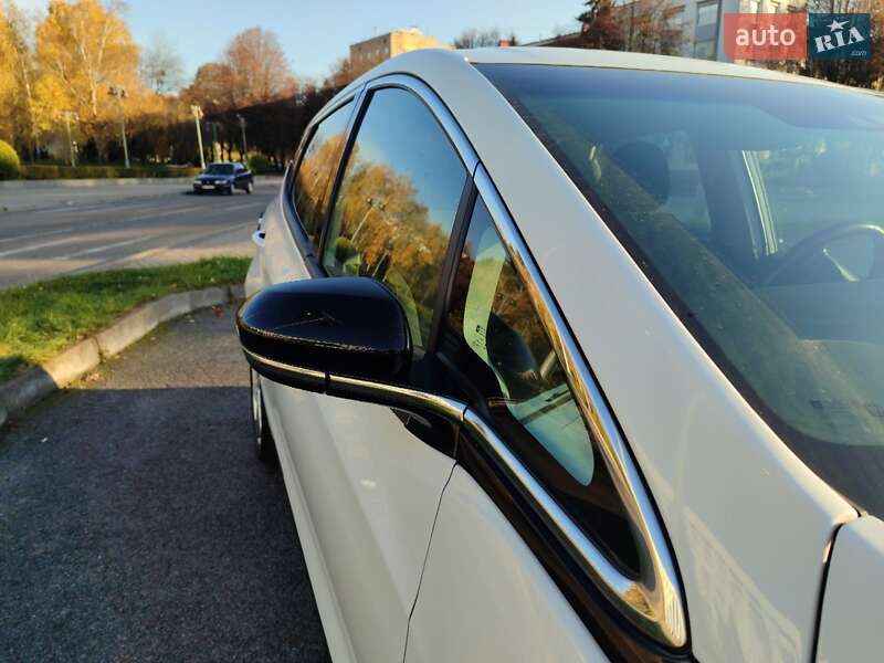 Хэтчбек Chevrolet Bolt EV 2023 в Ровно фото 2 Хэтчбек Chevrolet Bolt EV 2023 в Ровно