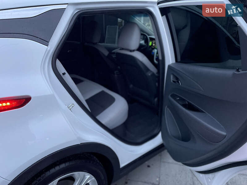 Хэтчбек Chevrolet Bolt EV 2021 в Львове фото 26 Хэтчбек Chevrolet Bolt EV 2021 в Львове