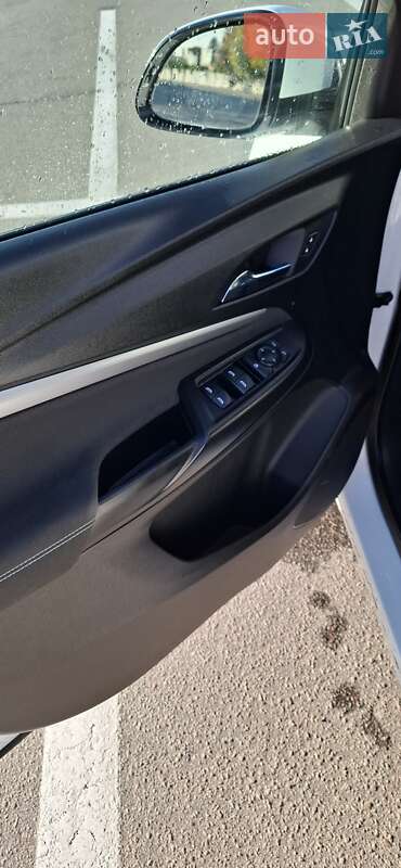 Хетчбек Chevrolet Bolt EV 2023 в Полтаві фото 9 Хетчбек Chevrolet Bolt EV 2023 в Полтаві