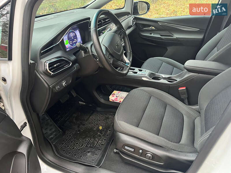 Хэтчбек Chevrolet Bolt EV 2023 в Киеве