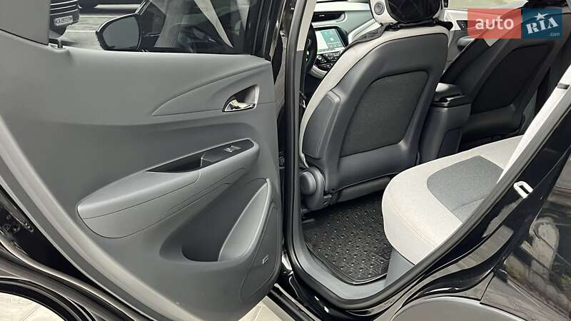 Хетчбек Chevrolet Bolt EV 2018 в Вишневому