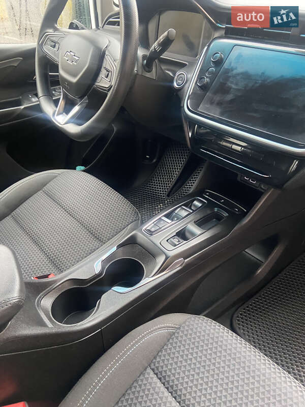 Хетчбек Chevrolet Bolt EV 2023 в Києві фото 16 Хетчбек Chevrolet Bolt EV 2023 в Києві