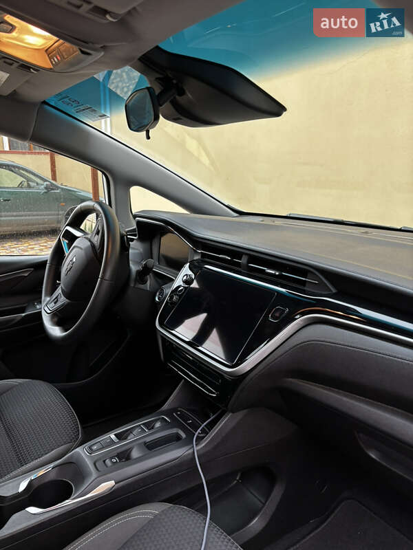 Хэтчбек Chevrolet Bolt EV 2023 в Киеве