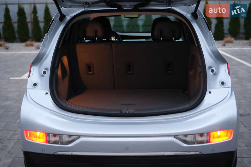 Хэтчбек Chevrolet Bolt EV 2017 в Луцке фото 10 Хэтчбек Chevrolet Bolt EV 2017 в Луцке