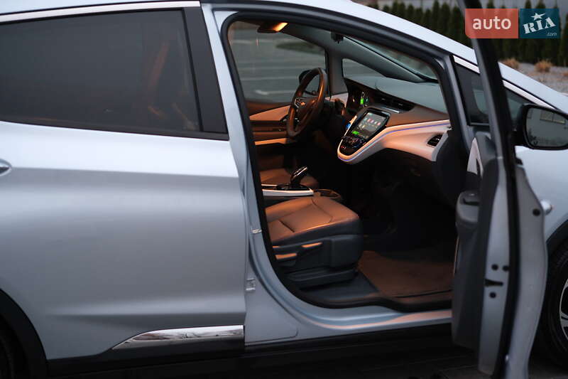 Хэтчбек Chevrolet Bolt EV 2017 в Луцке фото 13 Хэтчбек Chevrolet Bolt EV 2017 в Луцке