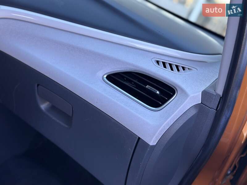 Хэтчбек Chevrolet Bolt EV 2017 в Трускавце