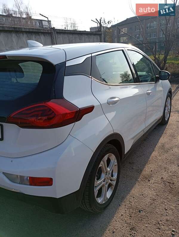 Хэтчбек Chevrolet Bolt EV 2018 в Житомире фото 7 Хэтчбек Chevrolet Bolt EV 2018 в Житомире