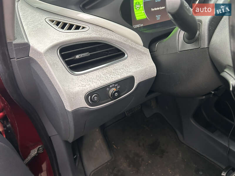 Хэтчбек Chevrolet Bolt EV 2017 в Житомире