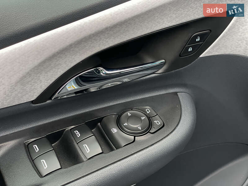 Хэтчбек Chevrolet Bolt EV 2017 в Одессе фото 14 Хэтчбек Chevrolet Bolt EV 2017 в Одессе