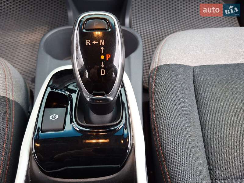 Хетчбек Chevrolet Bolt EV 2016 в Миргороді