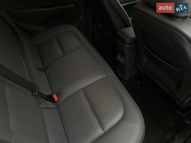 Хетчбек Chevrolet Bolt EV 2017 в Кам'янському