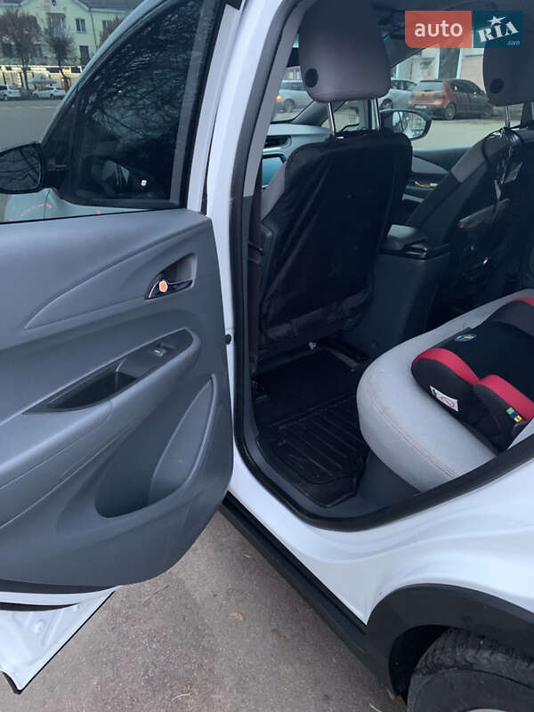 Хэтчбек Chevrolet Bolt EV 2017 в Коростене