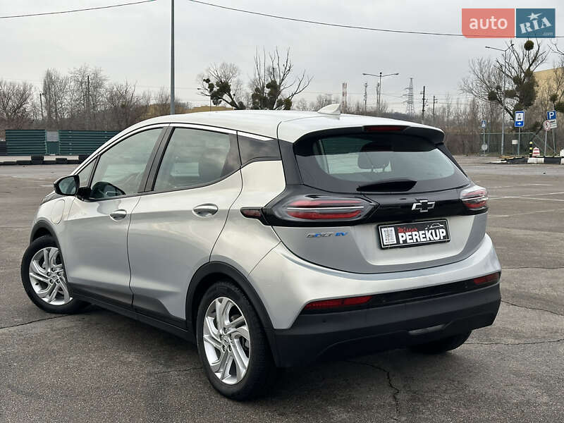 Хэтчбек Chevrolet Bolt EV 2023 в Киеве