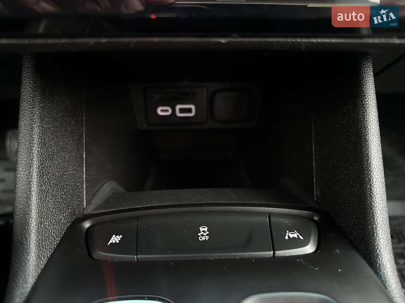 Хэтчбек Chevrolet Bolt EV 2023 в Киеве