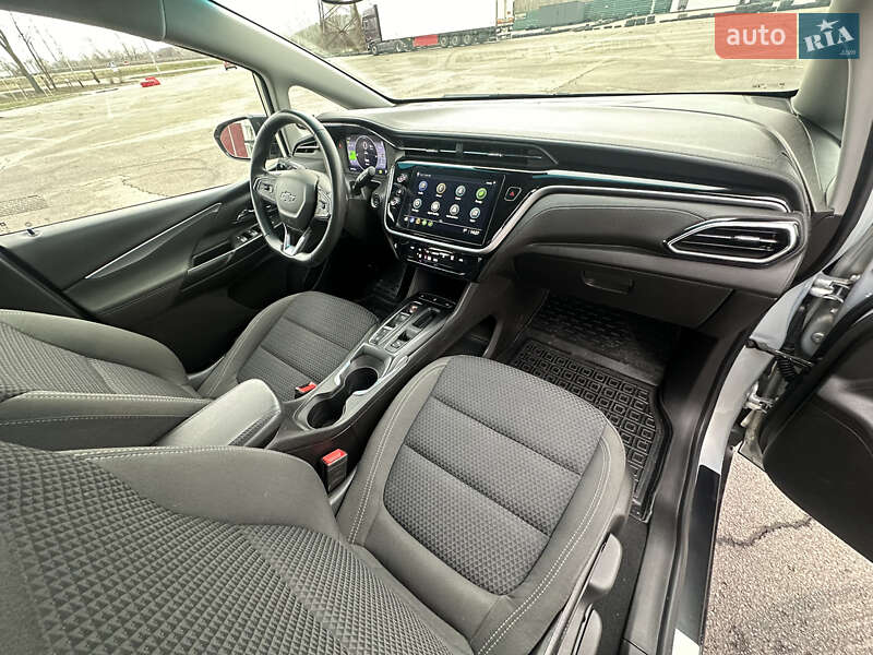 Хэтчбек Chevrolet Bolt EV 2023 в Киеве