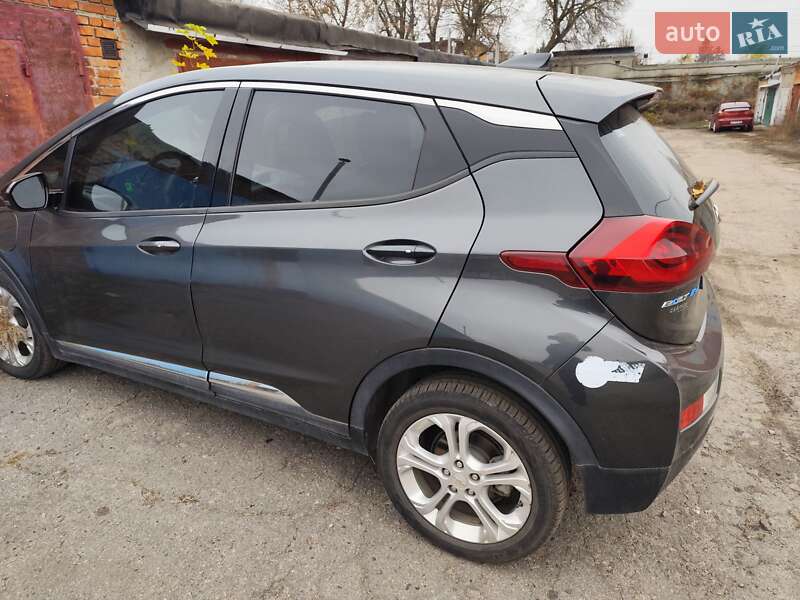 Хетчбек Chevrolet Bolt EV 2018 в Полтаві фото 4 Хетчбек Chevrolet Bolt EV 2018 в Полтаві