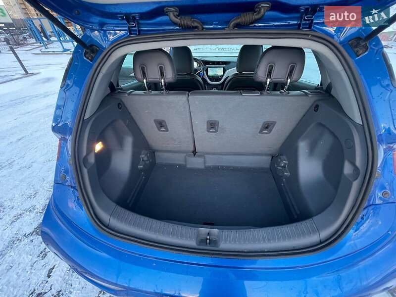 Хэтчбек Chevrolet Bolt EV 2017 в Киеве