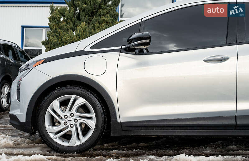 Хэтчбек Chevrolet Bolt EV 2021 в Киеве