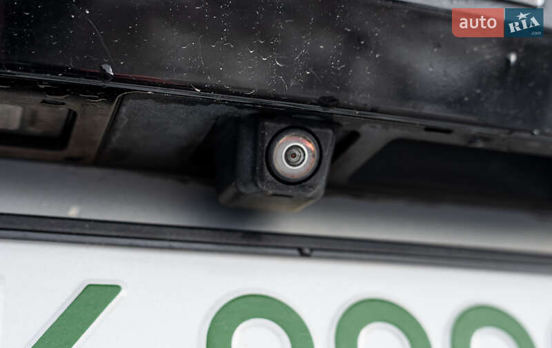 Хэтчбек Chevrolet Bolt EV 2021 в Киеве