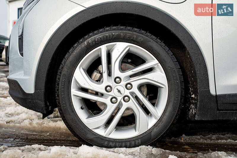 Хэтчбек Chevrolet Bolt EV 2021 в Киеве