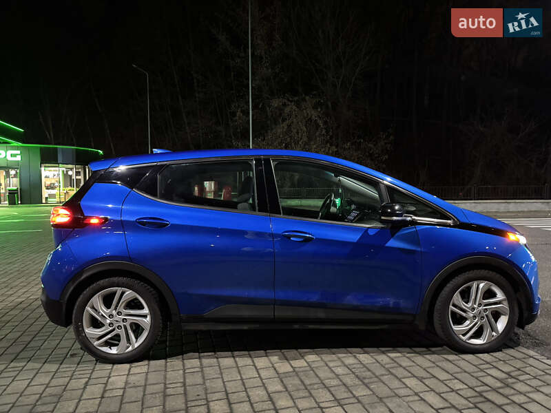 Хэтчбек Chevrolet Bolt EV 2022 в Киеве