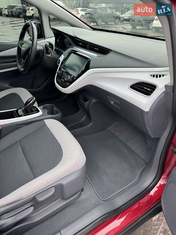 Хэтчбек Chevrolet Bolt EV 2021 в Киеве