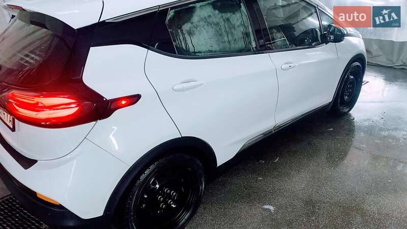 Хэтчбек Chevrolet Bolt EV 2022 в Ивано-Франковске фото 3 Хэтчбек Chevrolet Bolt EV 2022 в Ивано-Франковске
