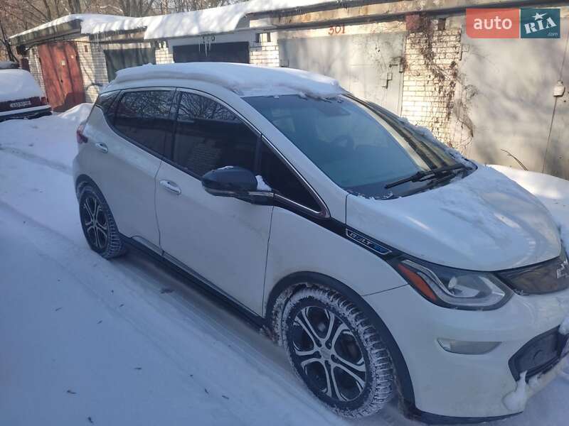 Хэтчбек Chevrolet Bolt EV 2017 в Киеве фото 2 Хэтчбек Chevrolet Bolt EV 2017 в Киеве