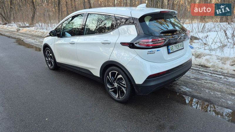 Хэтчбек Chevrolet Bolt EV 2022 в Киеве
