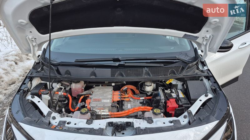 Хэтчбек Chevrolet Bolt EV 2022 в Киеве