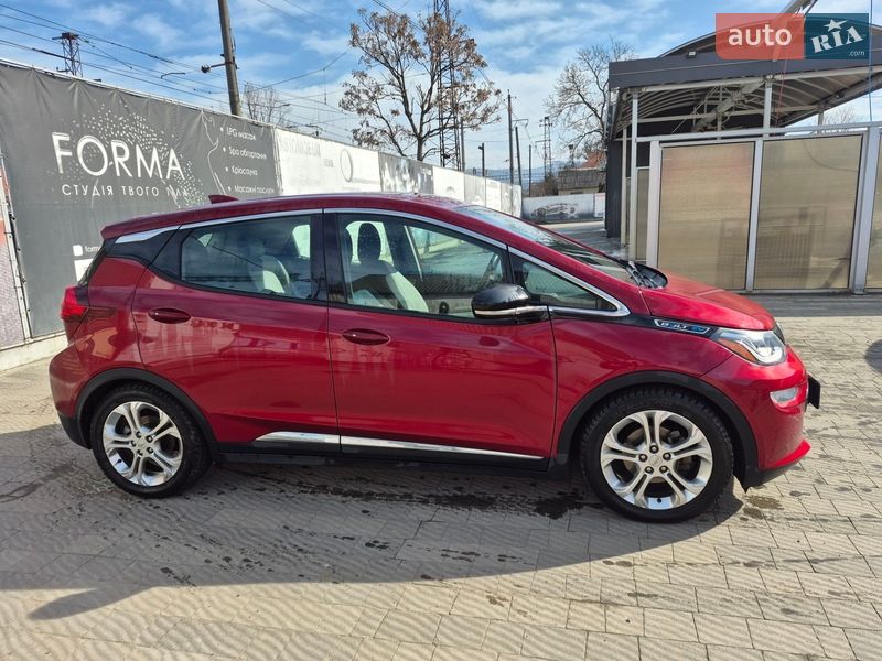 Хэтчбек Chevrolet Bolt EV 2018 в Сваляве
