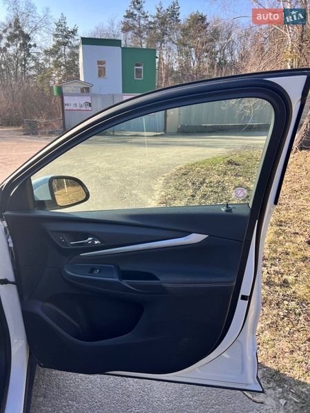 Хэтчбек Chevrolet Bolt EV 2023 в Киеве