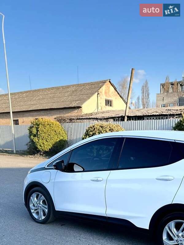 Хэтчбек Chevrolet Bolt EV 2022 в Ужгороде
