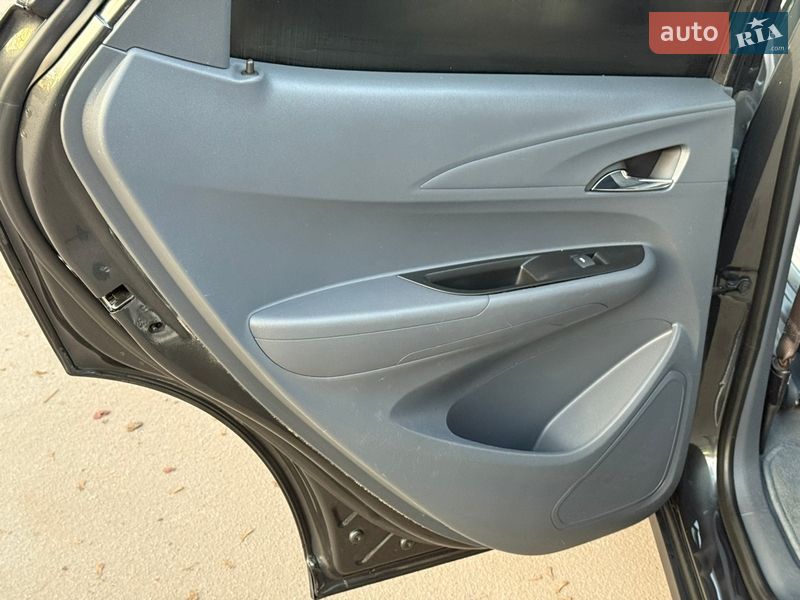 Хэтчбек Chevrolet Bolt EV 2017 в Киеве