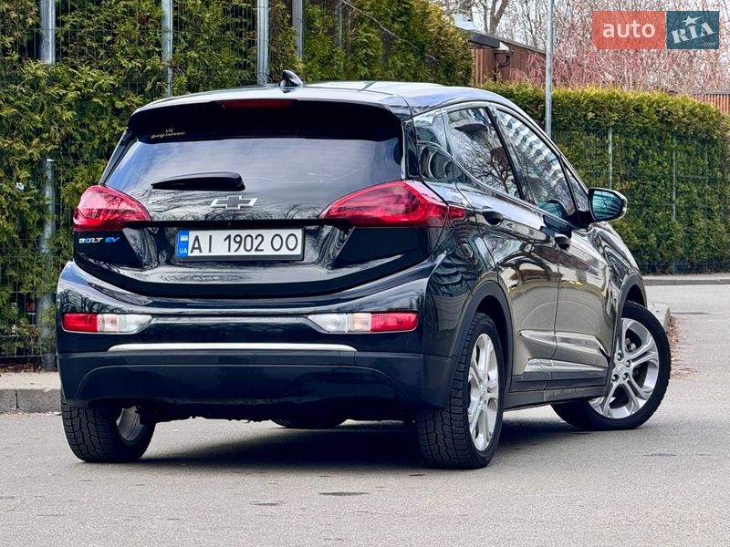 Хэтчбек Chevrolet Bolt EV 2020 в Киеве