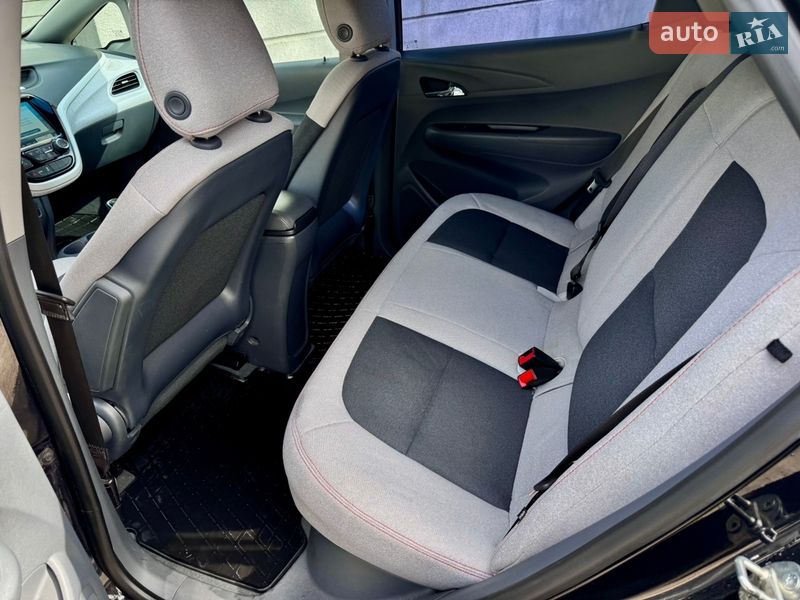 Хэтчбек Chevrolet Bolt EV 2020 в Киеве