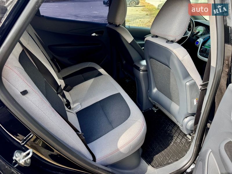 Хэтчбек Chevrolet Bolt EV 2020 в Киеве