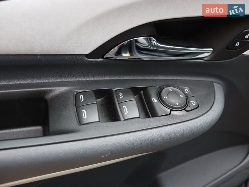 Хэтчбек Chevrolet Bolt EV 2019 в Львове фото 14 Хэтчбек Chevrolet Bolt EV 2019 в Львове