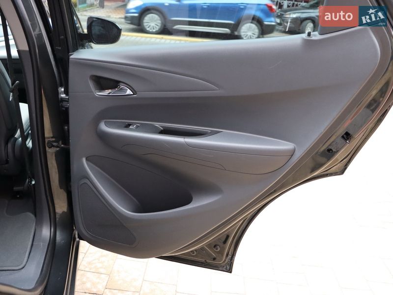 Хэтчбек Chevrolet Bolt EV 2019 в Львове фото 39 Хэтчбек Chevrolet Bolt EV 2019 в Львове