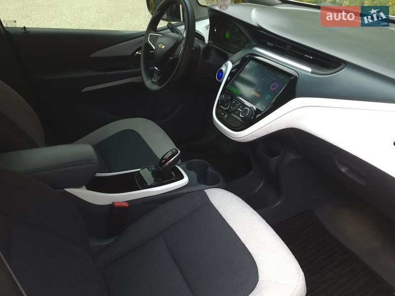 Хэтчбек Chevrolet Bolt EV 2019 в Самборе фото 15 Хэтчбек Chevrolet Bolt EV 2019 в Самборе