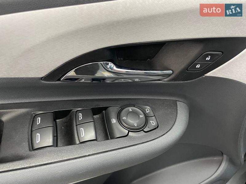 Хэтчбек Chevrolet Bolt EV 2019 в Киеве фото 19 Хэтчбек Chevrolet Bolt EV 2019 в Киеве