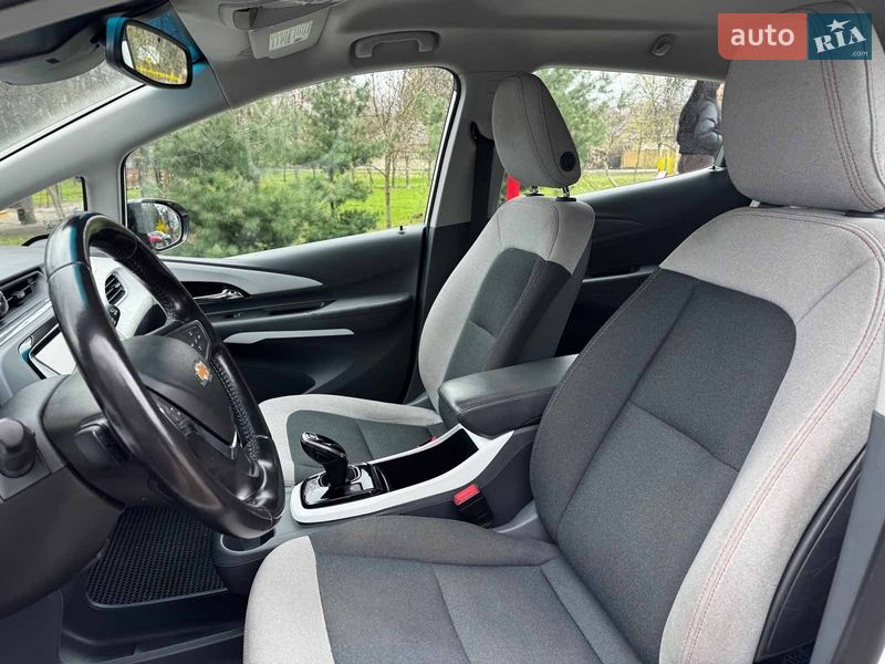Хэтчбек Chevrolet Bolt EV 2020 в Киеве