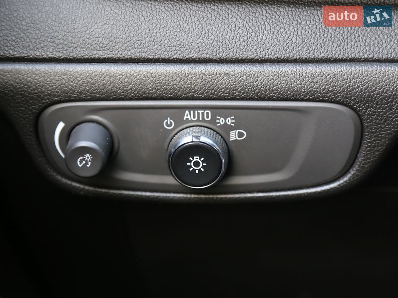 Хетчбек Chevrolet Bolt EV 2023 в Києві