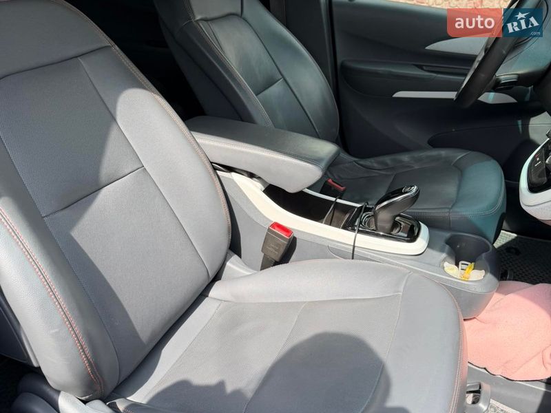 Хетчбек Chevrolet Bolt EV 2017 в Чернігові фото 10 Хетчбек Chevrolet Bolt EV 2017 в Чернігові