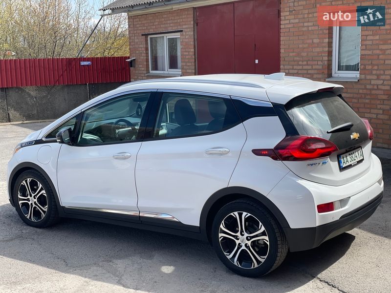 Хэтчбек Chevrolet Bolt EV 2017 в Виннице фото 4 Хэтчбек Chevrolet Bolt EV 2017 в Виннице
